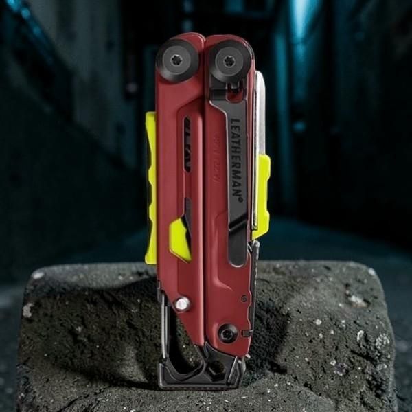 Мультиінструмент Leatherman SIGNAL Crimson + чохол S-4007846-1 фото